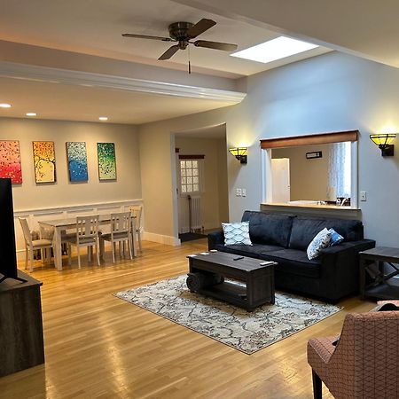 Spacious Medford Gem Экстерьер фото