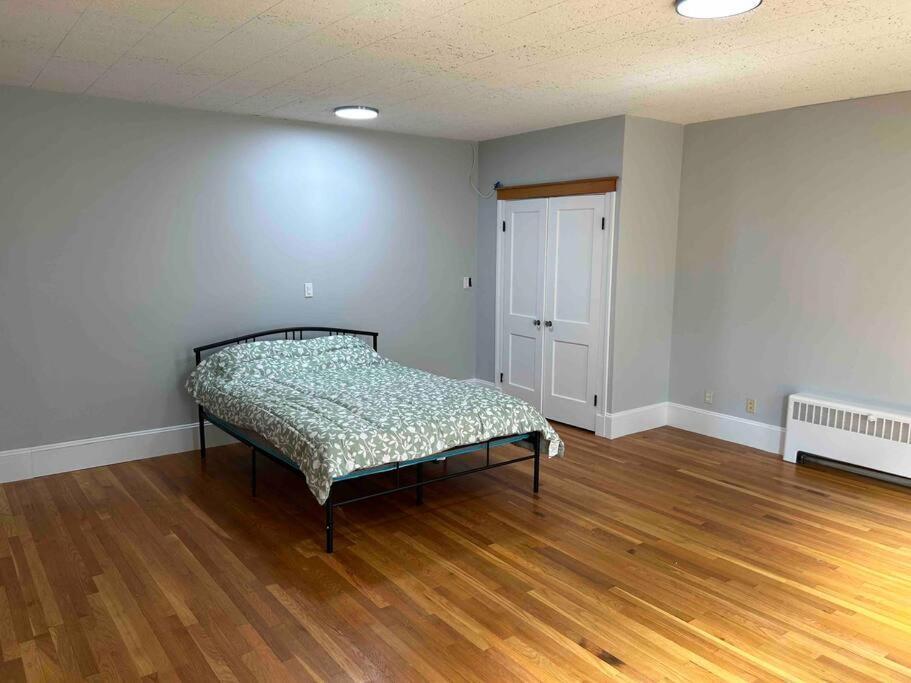 Spacious Medford Gem Экстерьер фото