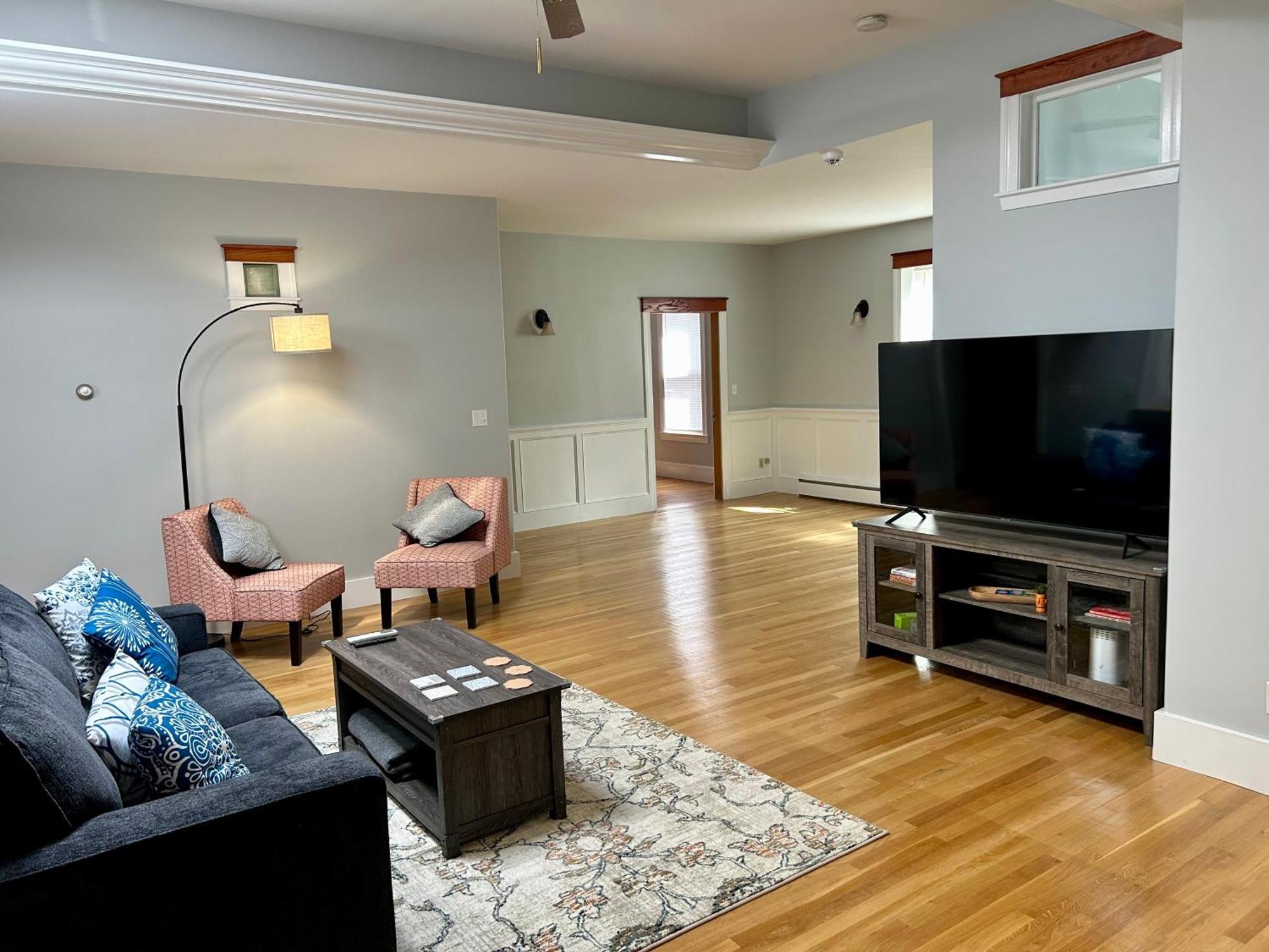Spacious Medford Gem Экстерьер фото